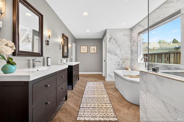 4720 Granada Dr, Santa Rosa, CA 95409