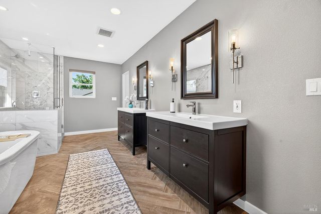 4720 Granada Dr, Santa Rosa, CA 95409