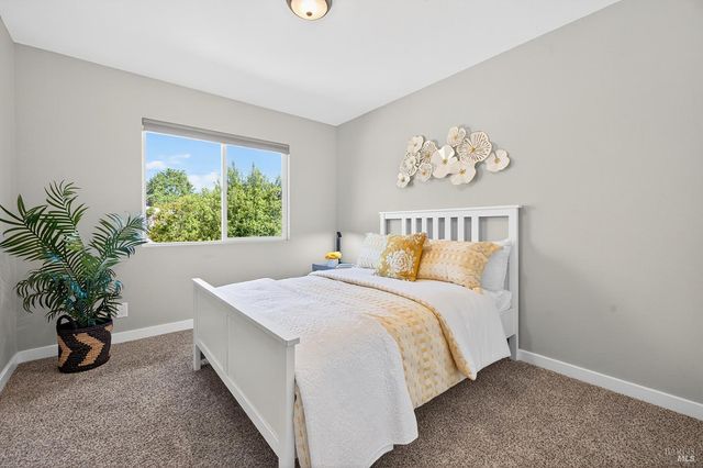 4720 Granada Dr, Santa Rosa, CA 95409