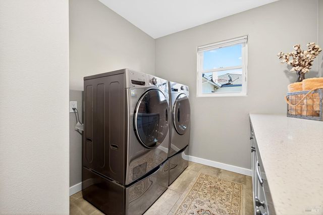 4720 Granada Dr, Santa Rosa, CA 95409