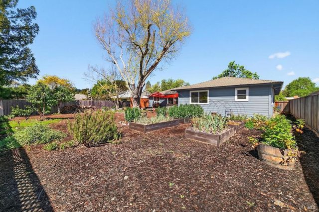4720 Granada Dr, Santa Rosa, CA 95409