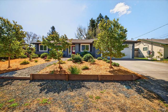 4720 Granada Dr, Santa Rosa, CA 95409
