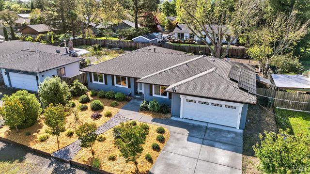 4720 Granada Dr, Santa Rosa, CA 95409