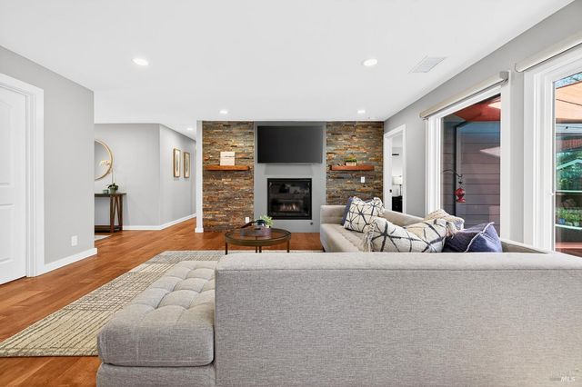 4720 Granada Dr, Santa Rosa, CA 95409