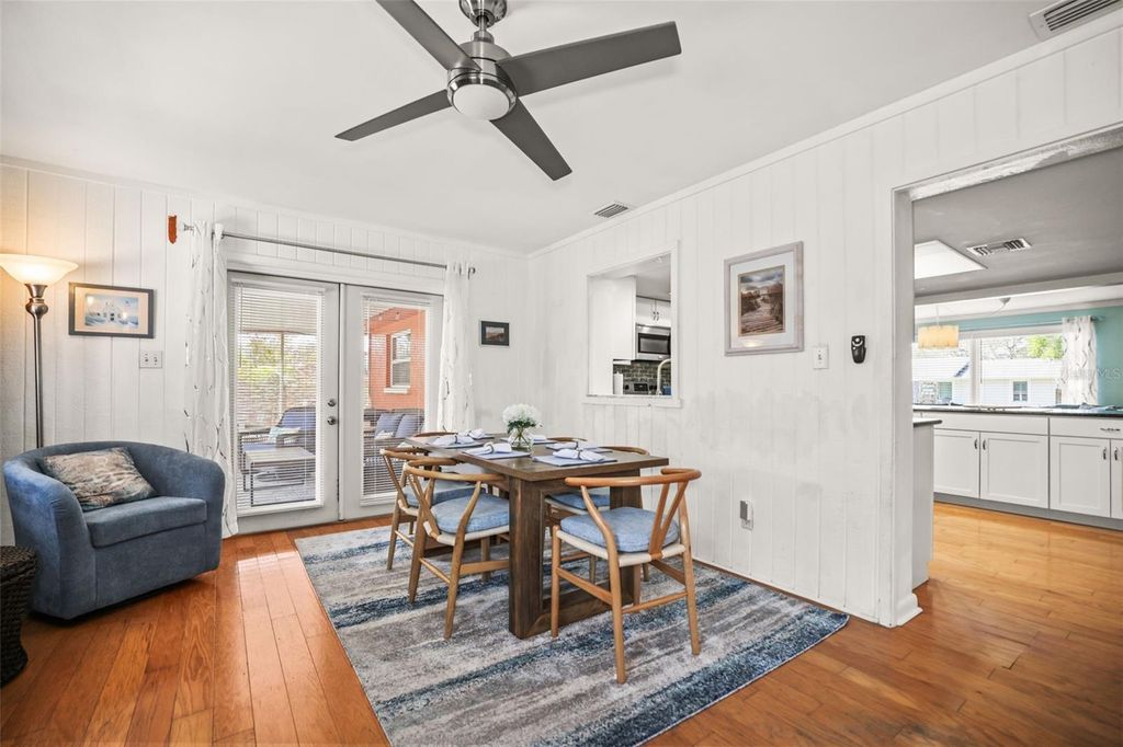 Image 13 of property listing at 985 GULF VIEW BOULEVARD, Dunedin, FL 34698