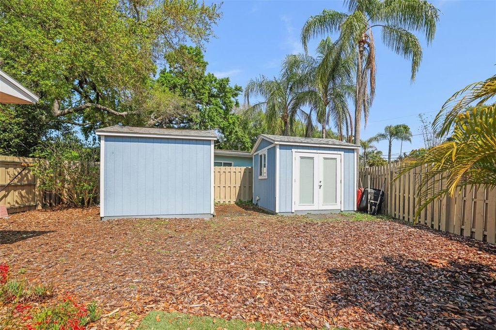 Image 18 of property listing at 985 GULF VIEW BOULEVARD, Dunedin, FL 34698