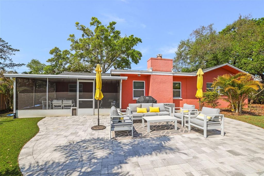 Image 28 of property listing at 985 GULF VIEW BOULEVARD, Dunedin, FL 34698