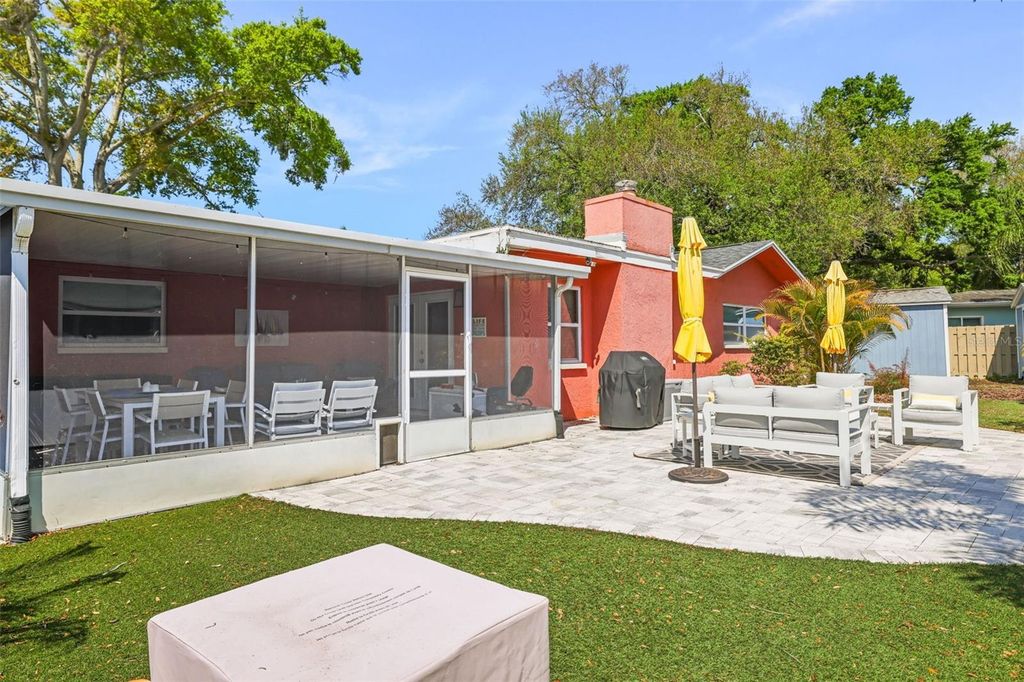 Image 30 of property listing at 985 GULF VIEW BOULEVARD, Dunedin, FL 34698