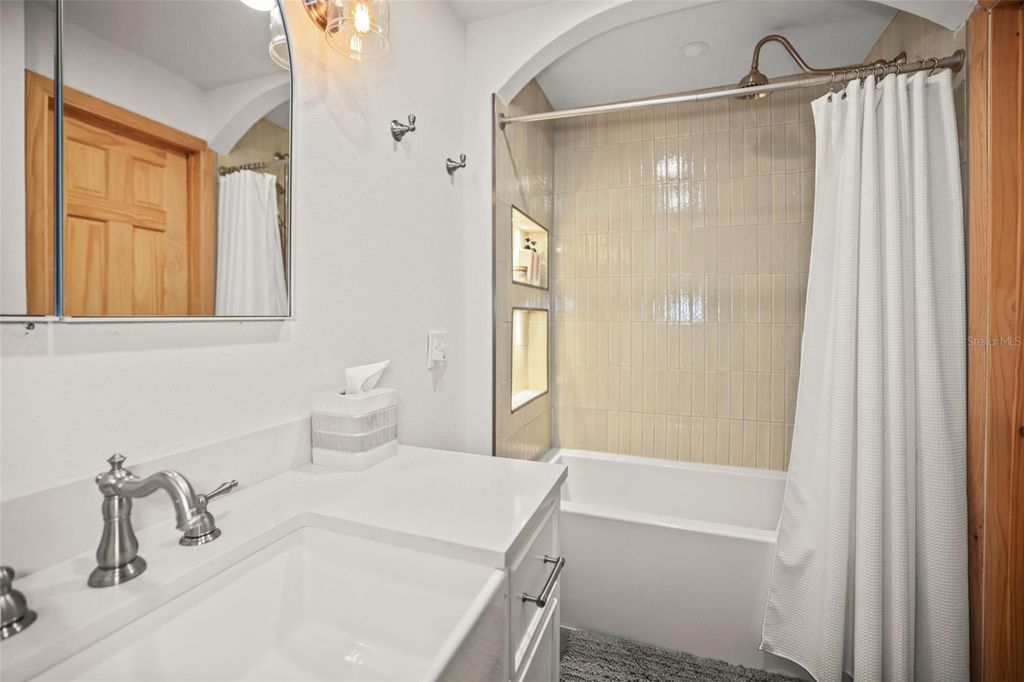 Image 36 of property listing at 985 GULF VIEW BOULEVARD, Dunedin, FL 34698