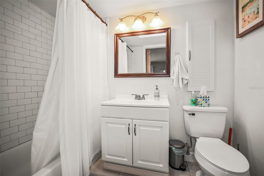 Image 37 of property listing at 985 GULF VIEW BOULEVARD, Dunedin, FL 34698