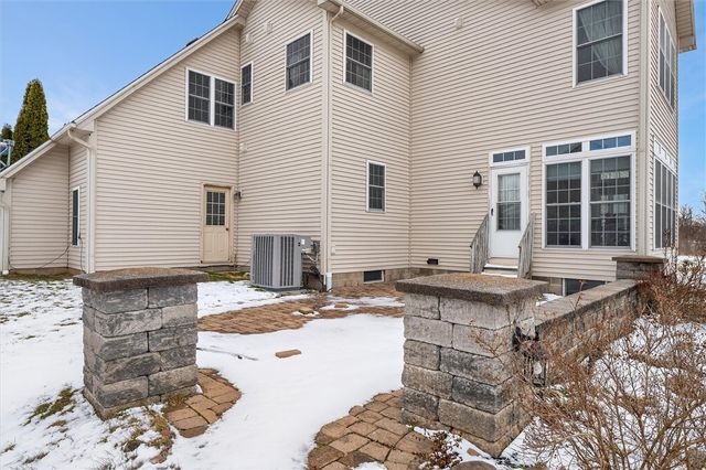 2 Chriswell Lane, Pittsford, NY 14534