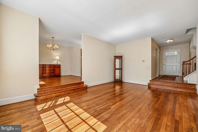 11724 ENID DR, Potomac, MD 20854