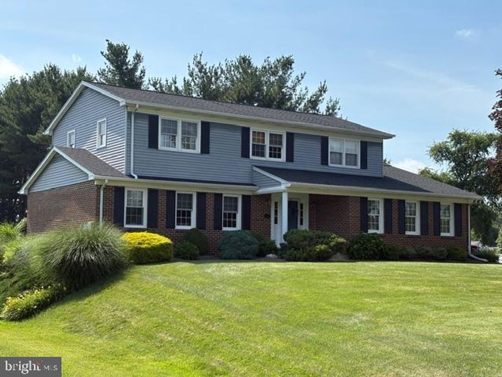 13 VALERIE DR, Bear, DE 19701