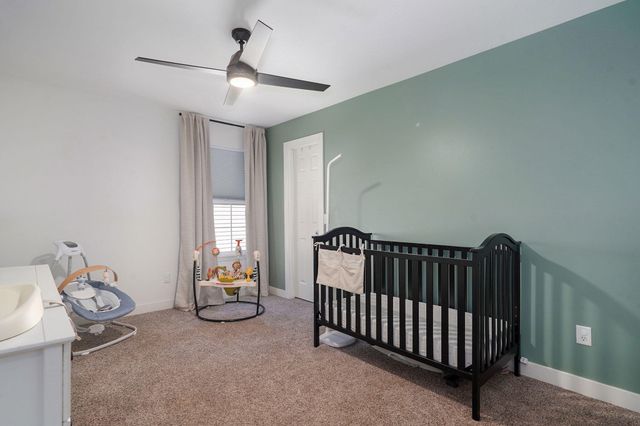 3225 S Creekside Drive S, Springfield, MO 65807