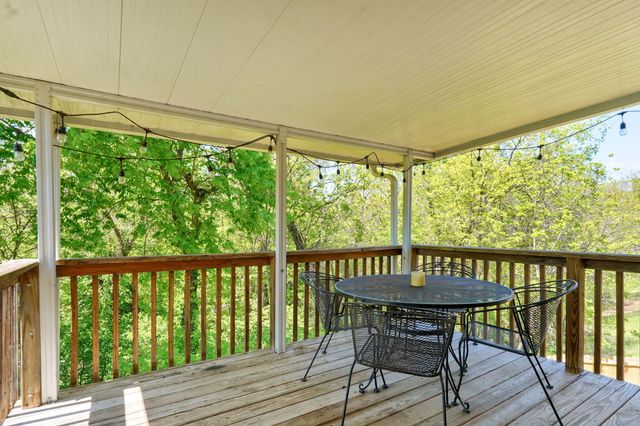 3225 S Creekside Drive S, Springfield, MO 65807