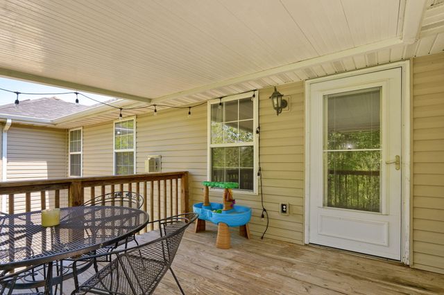 3225 S Creekside Drive S, Springfield, MO 65807