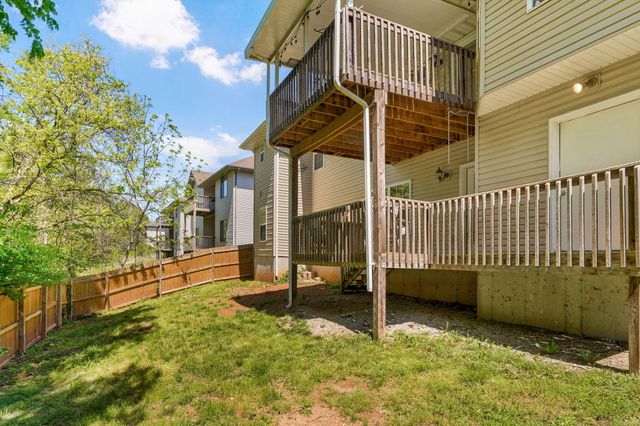 3225 S Creekside Drive S, Springfield, MO 65807
