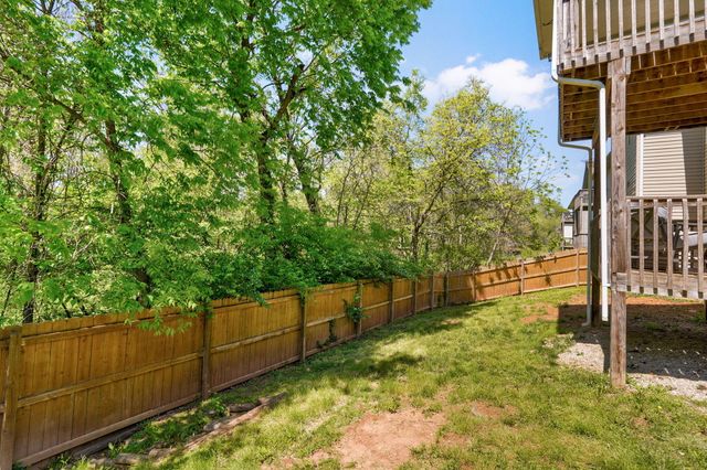 3225 S Creekside Drive S, Springfield, MO 65807