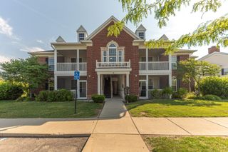 1042 W Summerfield Glen Circle, Scio Twp, MI 48103