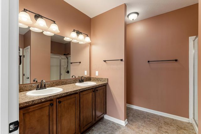 1413 Carylake Circle, Columbus, OH 43240