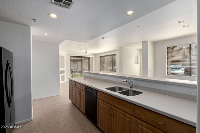 705 W QUEEN CREEK Road 1167, Chandler, AZ 85248