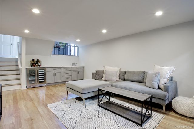 58 Roger Drive, Port Washington, NY 11050