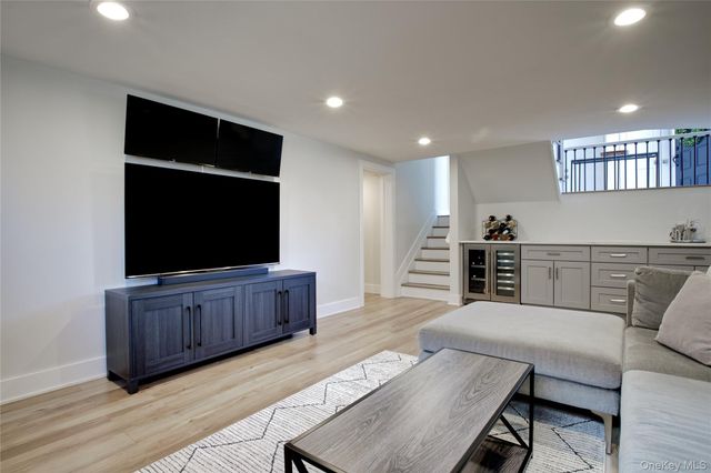 58 Roger Drive, Port Washington, NY 11050