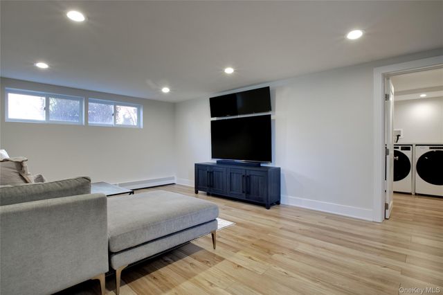 58 Roger Drive, Port Washington, NY 11050