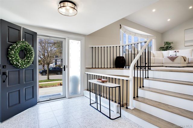 58 Roger Drive, Port Washington, NY 11050