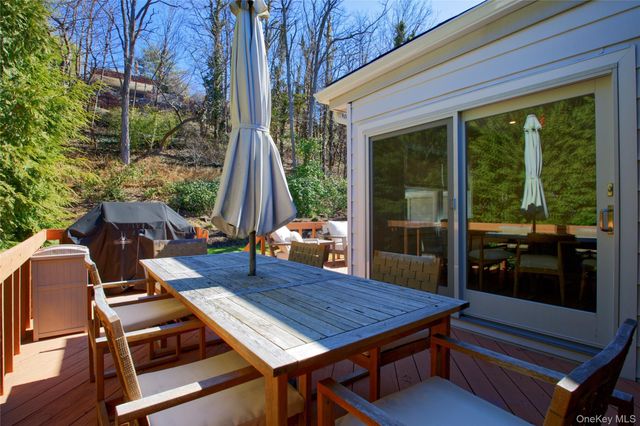 58 Roger Drive, Port Washington, NY 11050