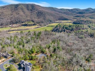 140 Woodhen Way 140, Horse Shoe, NC 28742