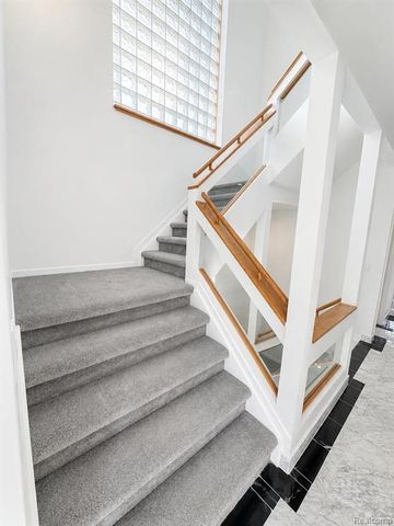 6446 Royal Pointe Drive, West Bloomfield, MI 48322