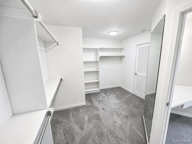 6446 Royal Pointe Drive, West Bloomfield, MI 48322