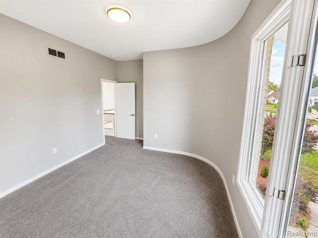 6446 Royal Pointe Drive, West Bloomfield, MI 48322