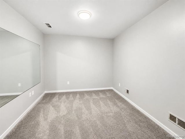 6446 Royal Pointe Drive, West Bloomfield, MI 48322