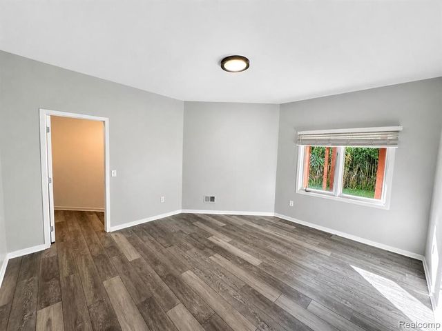 6446 Royal Pointe Drive, West Bloomfield, MI 48322