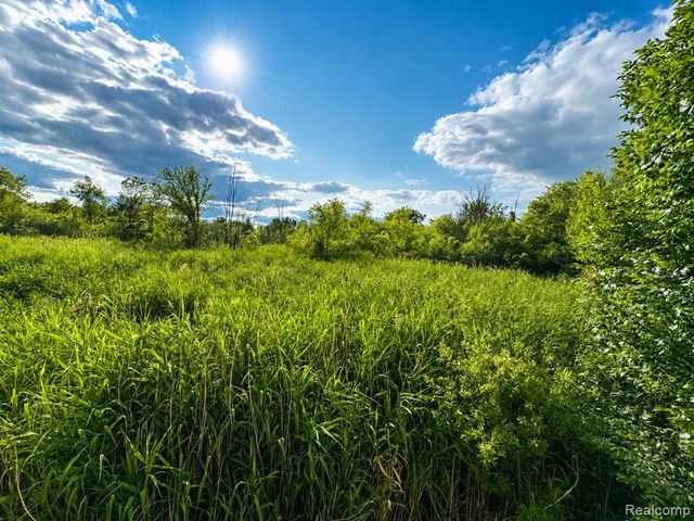 6446 Royal Pointe Drive, West Bloomfield, MI 48322