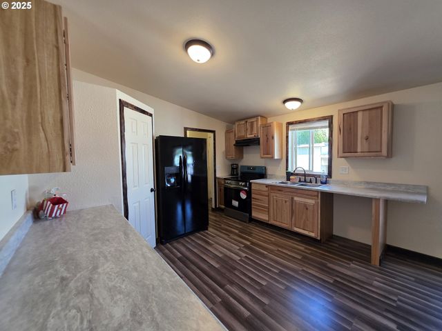 231 OWYHEE Ln, Roseburg, OR 97471