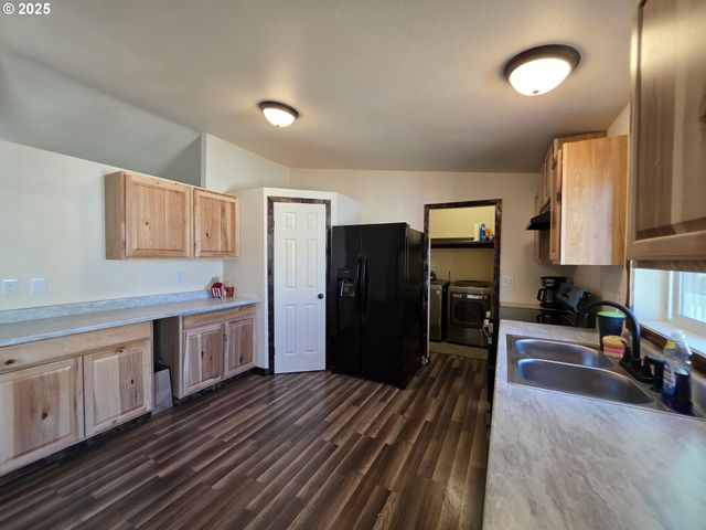 231 OWYHEE Ln, Roseburg, OR 97471