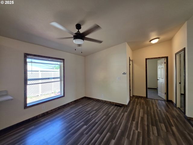 231 OWYHEE Ln, Roseburg, OR 97471