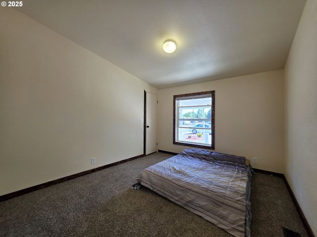 231 OWYHEE Ln, Roseburg, OR 97471