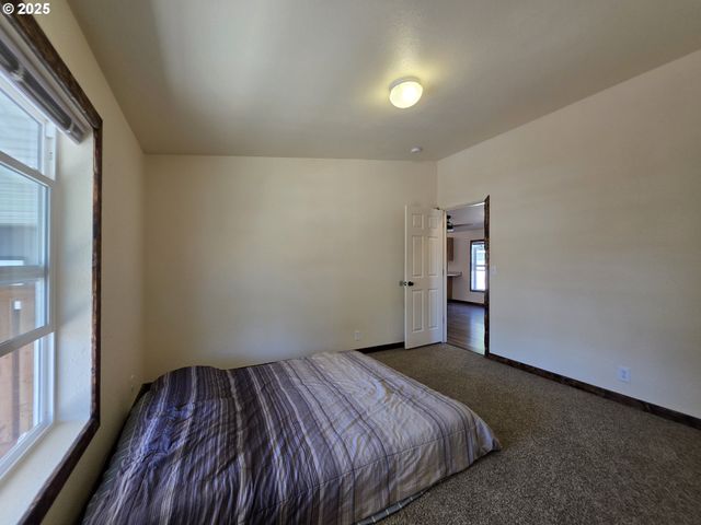 231 OWYHEE Ln, Roseburg, OR 97471