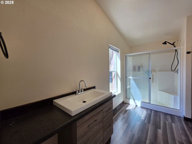 231 OWYHEE Ln, Roseburg, OR 97471