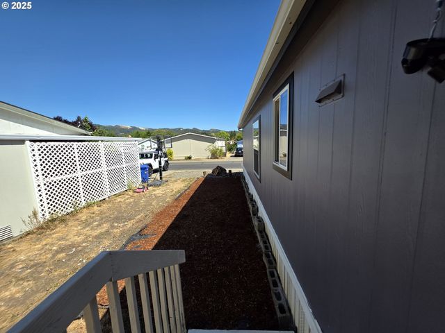 231 OWYHEE Ln, Roseburg, OR 97471
