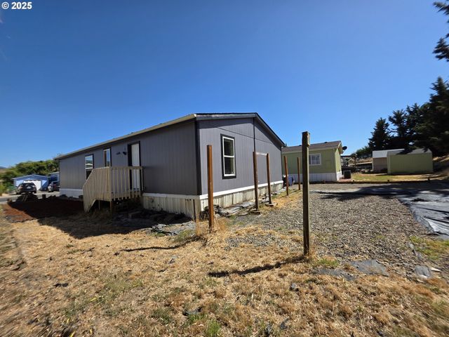 231 OWYHEE Ln, Roseburg, OR 97471