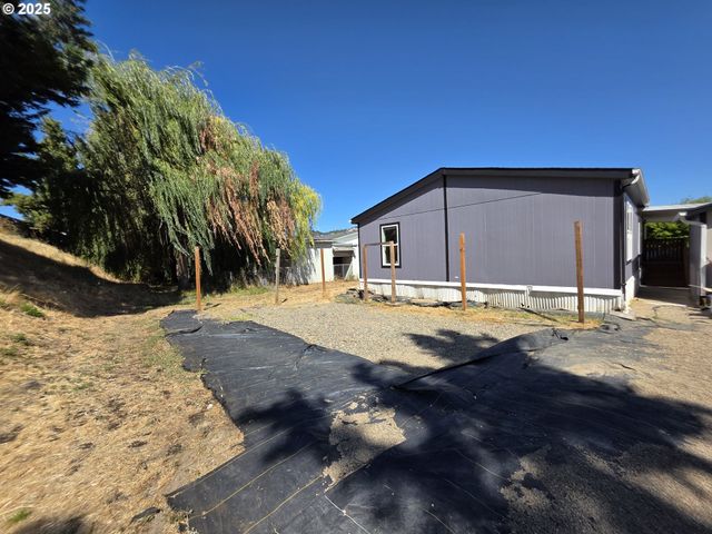 231 OWYHEE Ln, Roseburg, OR 97471