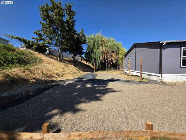 231 OWYHEE Ln, Roseburg, OR 97471