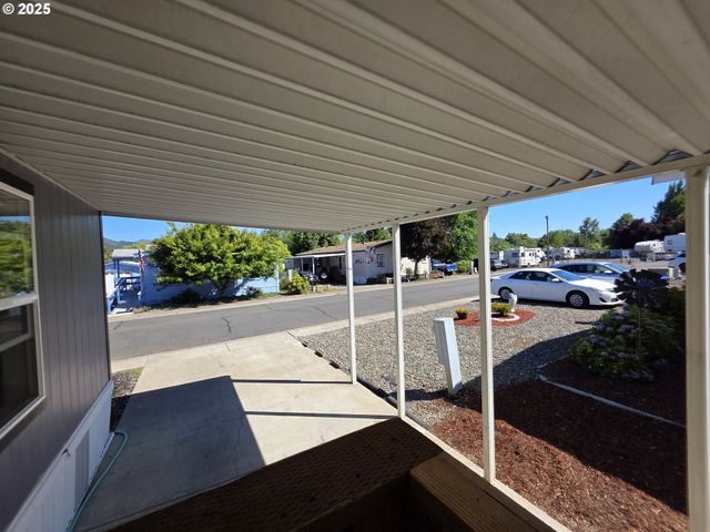 231 OWYHEE Ln, Roseburg, OR 97471