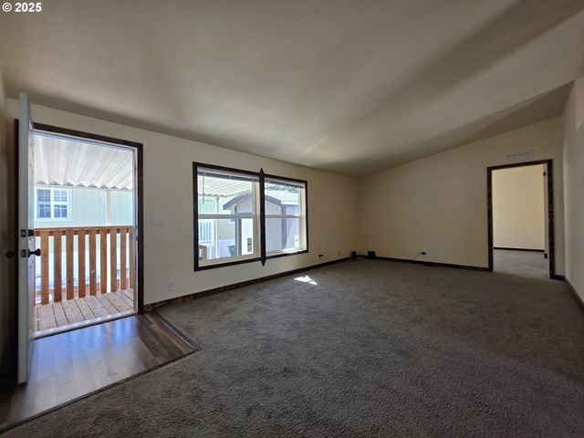 231 OWYHEE Ln, Roseburg, OR 97471