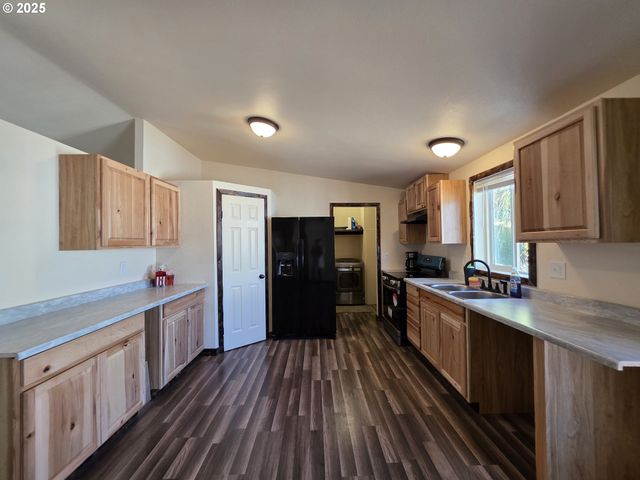 231 OWYHEE Ln, Roseburg, OR 97471